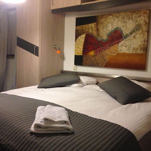 Kamer met een King Size Bed